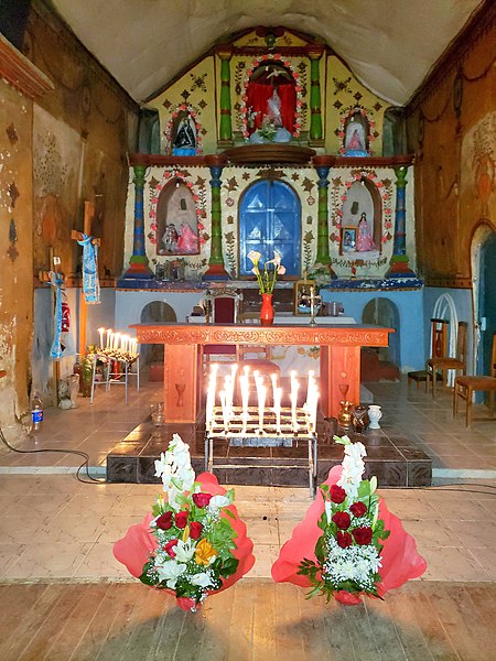 Archivo:Interior Santuario Timalchaca.jpg