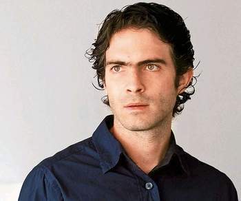 Archivo:Osvaldo Benavides.jpg