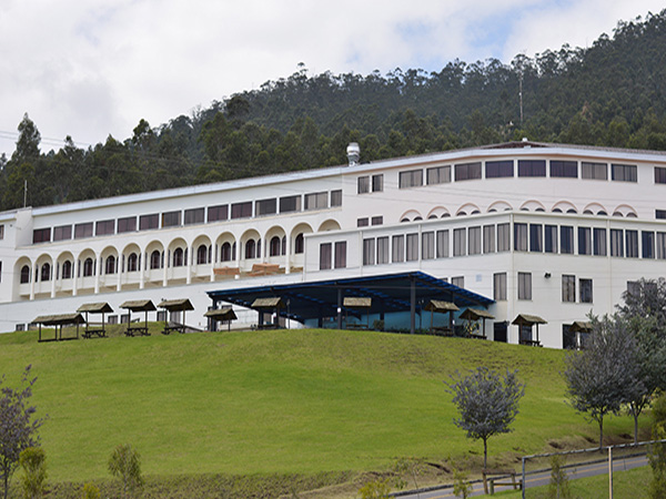 Archivo:Universidad Internacional del Ecuador.jpg