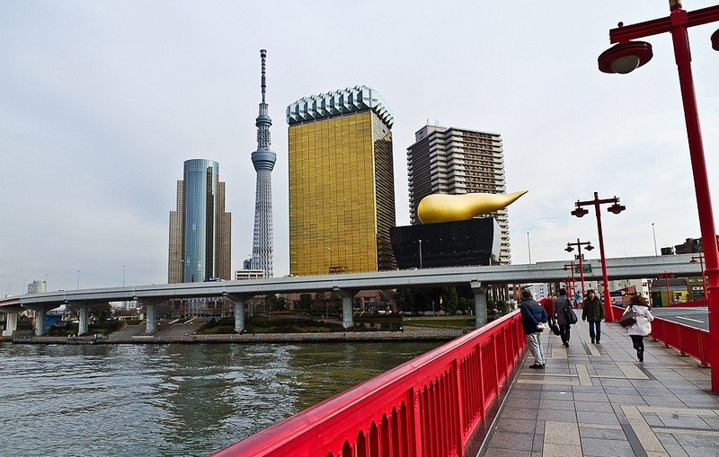 Archivo:Vista de la torre de lejos.jpg