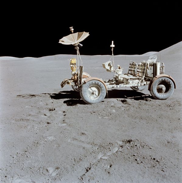 Archivo:Lunar Rover Apollo 15 .jpg