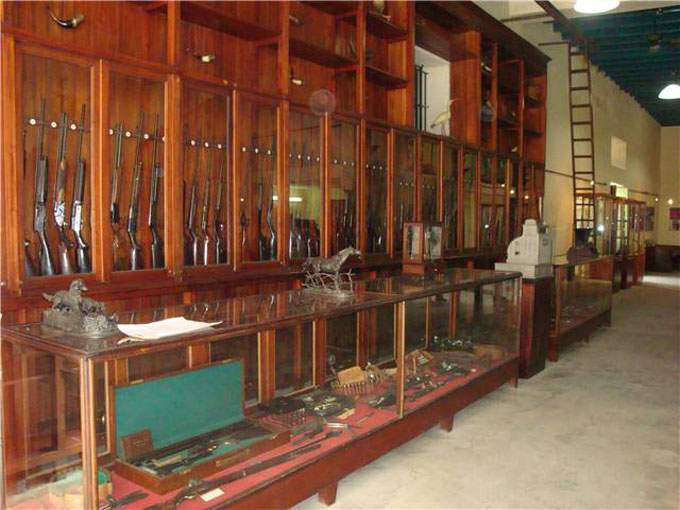 Archivo:Museo Armeria 9 de abril.jpg