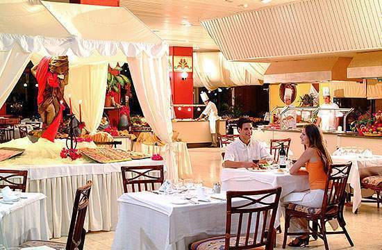 Archivo:Sol-sirenascoral-restaurants-mistral-1972.jpg
