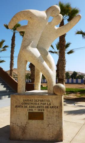 Archivo:Escultura Estadio Carlos Dittborn.jpg