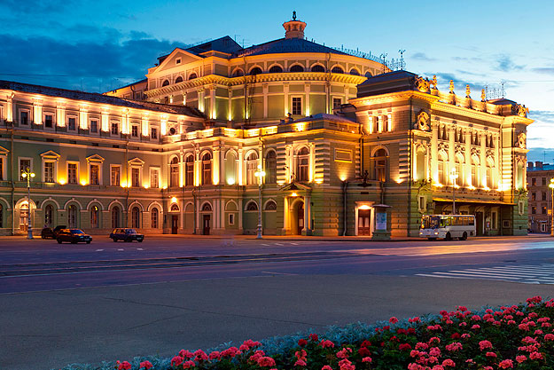 Archivo:Teatro-mariinsky.jpg