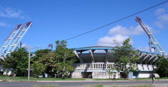 Archivo:Estadio 5 septiembre.jpg