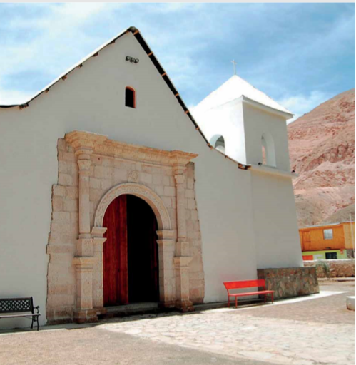 Archivo:Fachada Iglesia de Camiña1.png