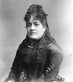 Mercedes cabello.jpg