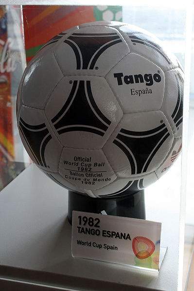 Adidas Tango España.jpg