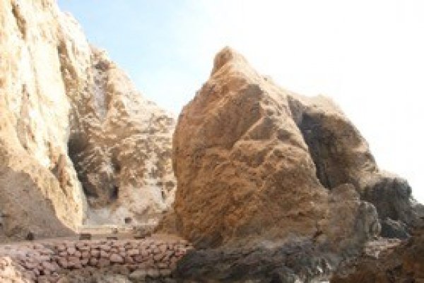 Archivo:Vista del sector de cuevas de anzota.jpg