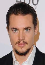 Alexander Dreymon.jpg