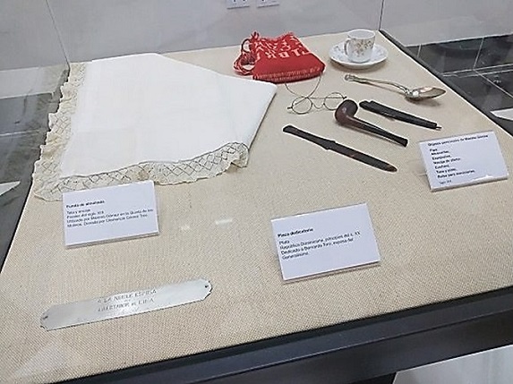 Archivo:Museo Máximo Gómez Objetos personales de Máximo Gómez.jpg