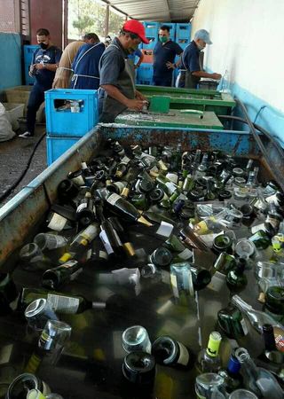 Archivo:Lavadero de botellas..jpg