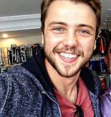 Archivo:Tolga Saritas25jes.jpg