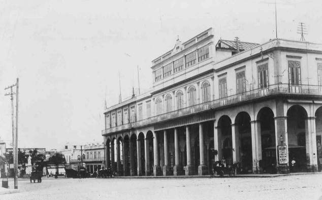 Archivo:Centro Asturiano - Teatro Albisu.jpg