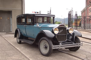 Archivo:Autocarril presidencial.jpg