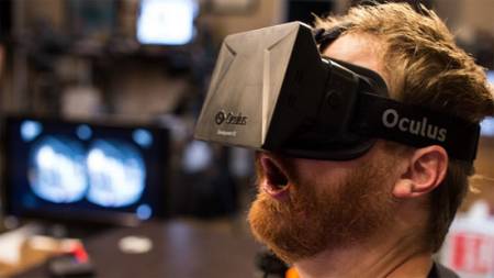 Archivo:Gafas de realidad virtual de Oculus.jpg