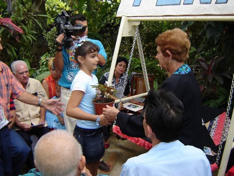 Archivo:Olga homenaje.jpg