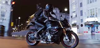 Archivo:Mensajera 3 .jpg