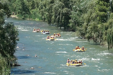 Archivo:Rafting en San Rafael, Mendoza.jpg