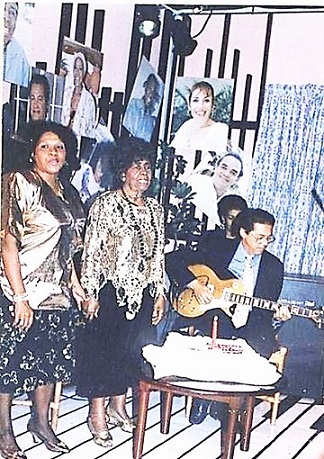 Archivo:Cary Bridón Con Isolina Carrillo.jpg