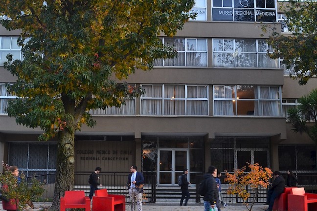 Archivo:Colegio Médico de Concepción.jpg