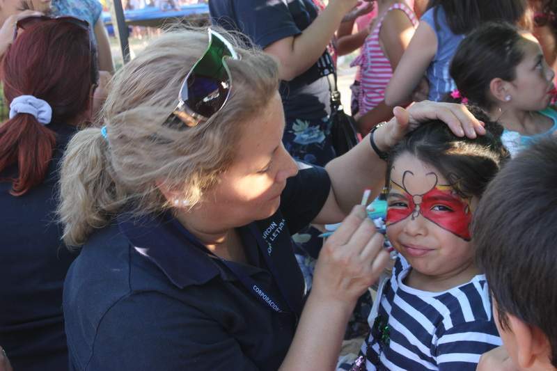 Archivo:Fiesta a los niños, en Conchalí.jpg