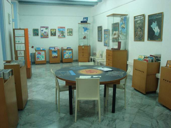 Archivo:Biblioteca-vitrina-de-valonia.jpg