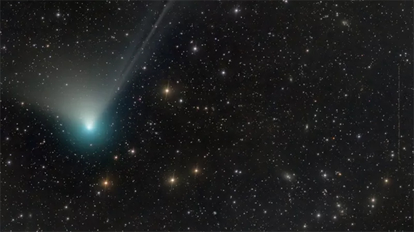 Archivo:Cometa-verde-foto-ener23.jpg