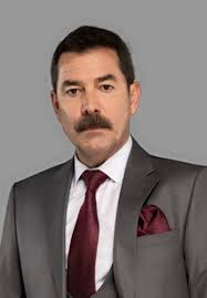 Archivo:Fikret Kuşkan.jpg