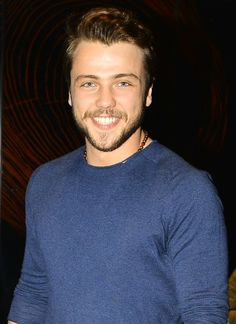 Archivo:Tolga Saritas3ace--favori-ali.jpg