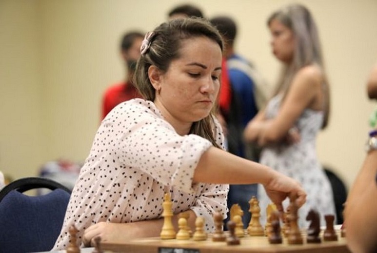 Archivo:Ha entrenado a Yerisbel Miranda.jpg