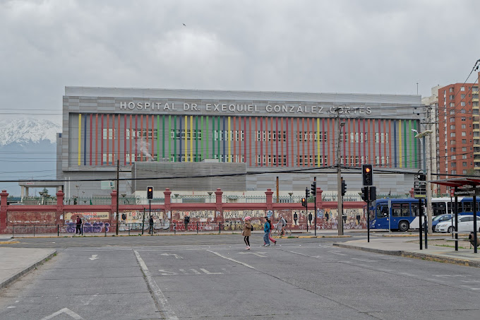 Archivo:Hosp. Exequiel Glez.jpg