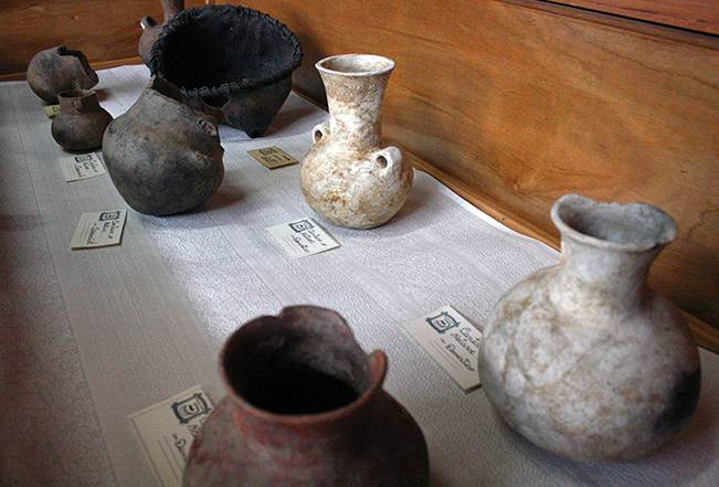 Archivo:Malalhue, cerámica.jpg