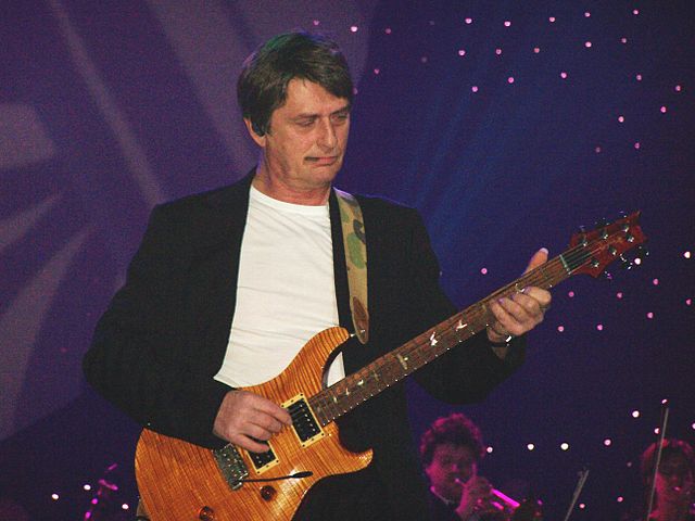 Archivo:Mike Oldfield NOTP 2006.jpg