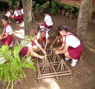 Archivo:Exploración y campismo.jpg