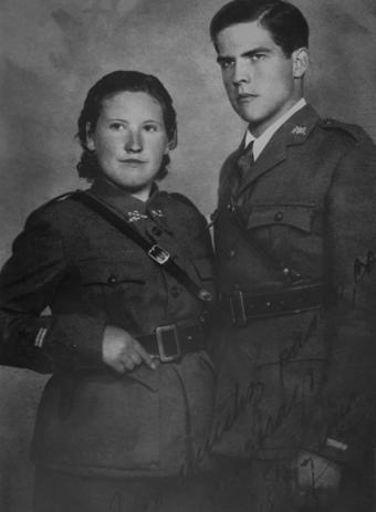 Archivo:Alberto Sánchez junto a su esposa la comandante Luna.jpg