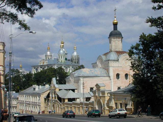 Archivo:Catedral de la Asunción en Smolensk.jpg