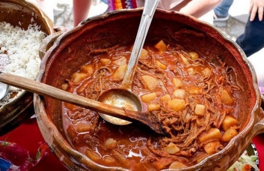 Archivo:Hilachas de carne.jpg