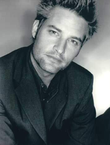 Archivo:Joshholloway.jpg