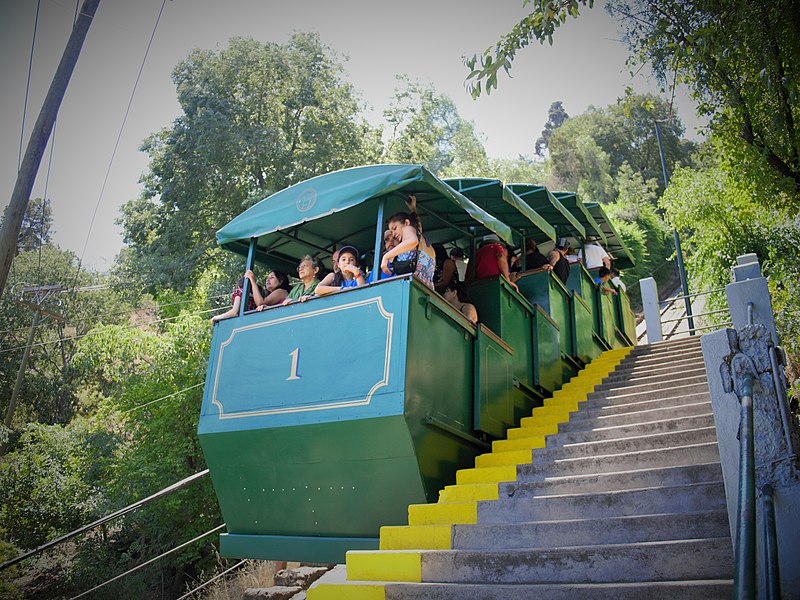Archivo:Funicular de Santiago, Chile.jpg