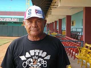 Archivo:Roberto Valdés.jpeg