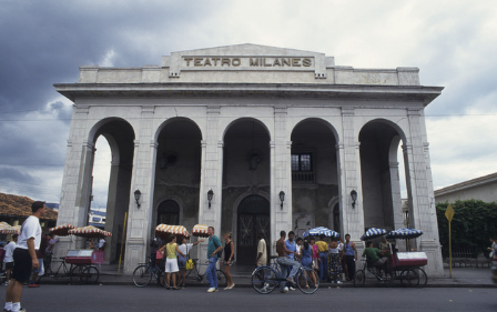 Archivo:Teatro milanes-pinar-del-rio.png