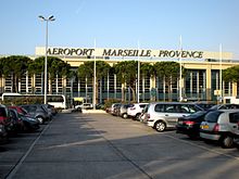 Entrada a la terminal del aeropuerto de Marsella..JPG