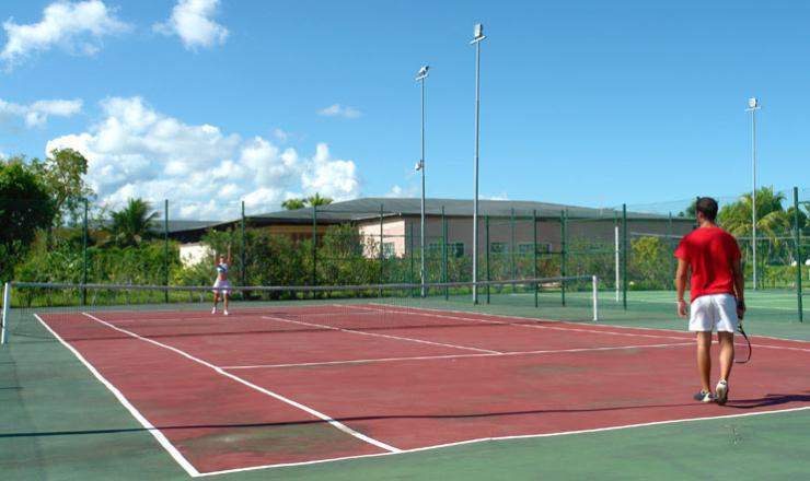 Archivo:PISTADETENISPlaya pesquero 04.jpg