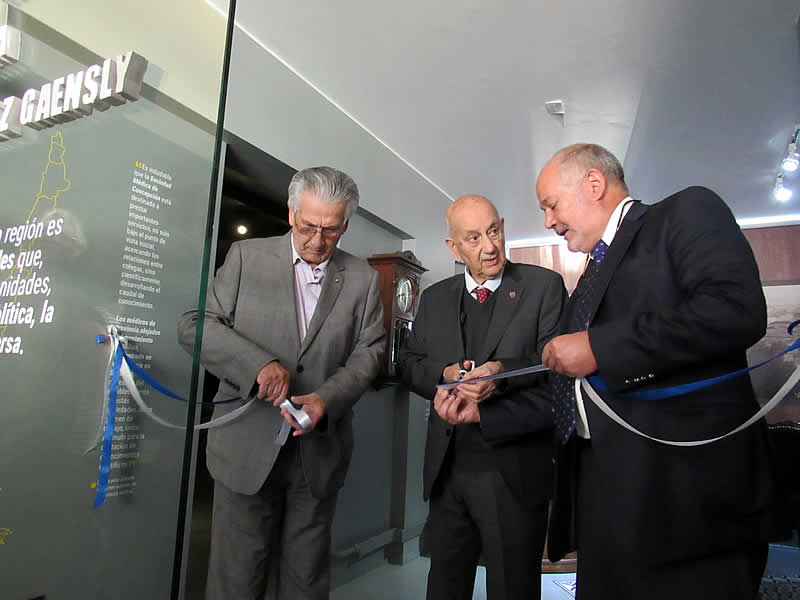Archivo:Inauguración del museo de medicina.jpg