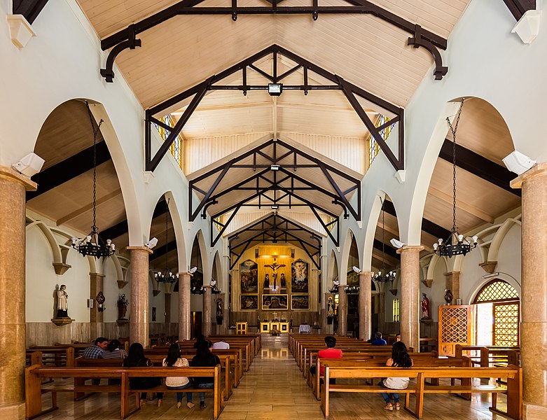 Archivo:Interior Catedral de San Juan Bautista, Calama.jpg