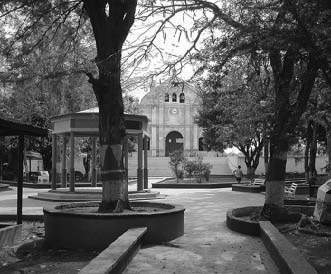 Archivo:Parque central niquinohomo masaya.jpg