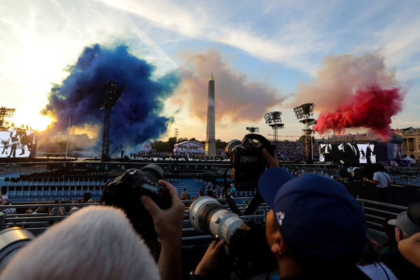 Archivo:Colores de Francia en Obelisco.jpg