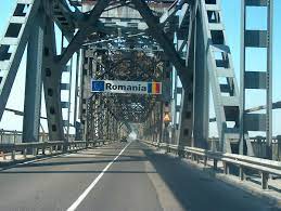 Puente Danubio y la amistad.jpg